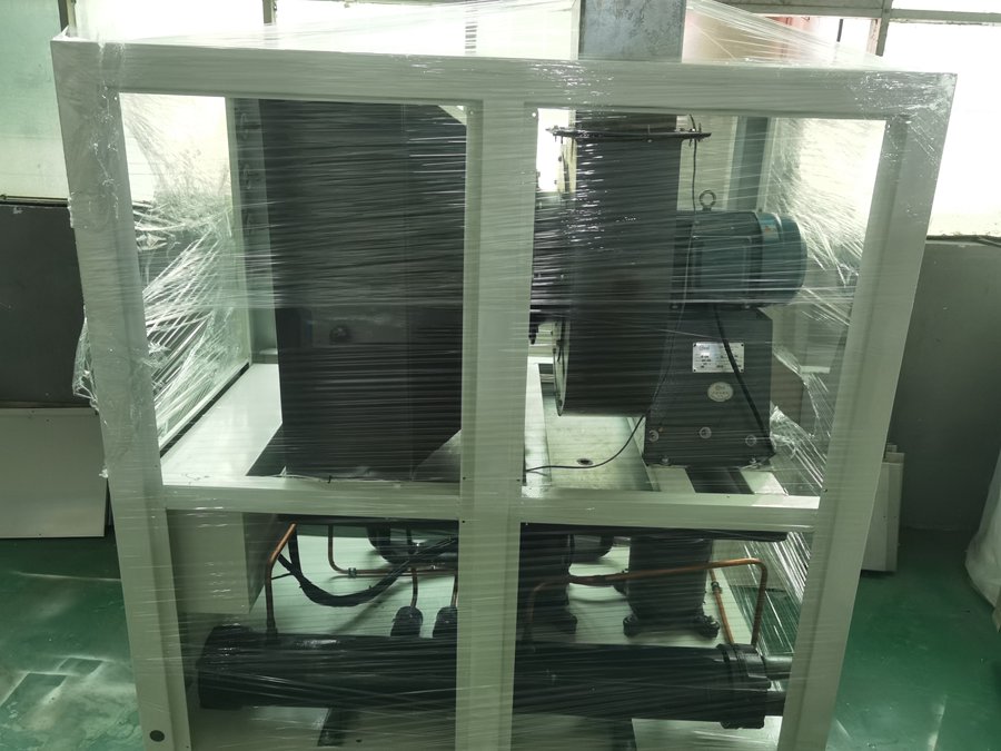 冷水機組壓縮機振動大噪音大的原因是什么？