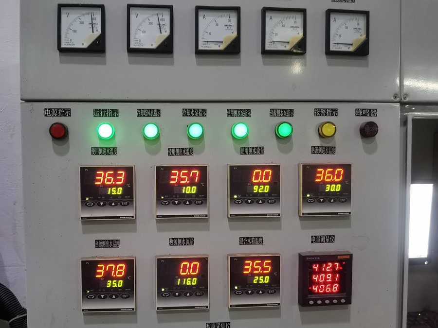 水冷螺桿機加冷媒怎么排氣？