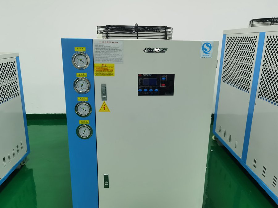 為什么說工業(yè)冷水機設(shè)備能有效提升產(chǎn)品質(zhì)量？
