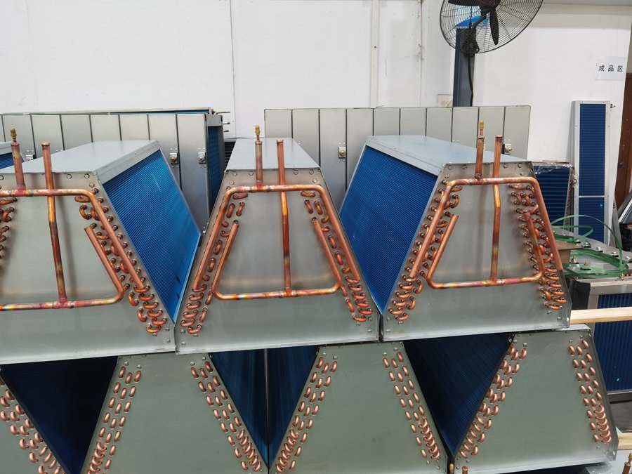 擠出機(jī)如何配風(fēng)冷冷水機(jī)？實(shí)用指南助您提高生產(chǎn)效率