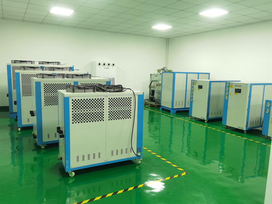 工業(yè)風冷式冷水機組的特點是什么？