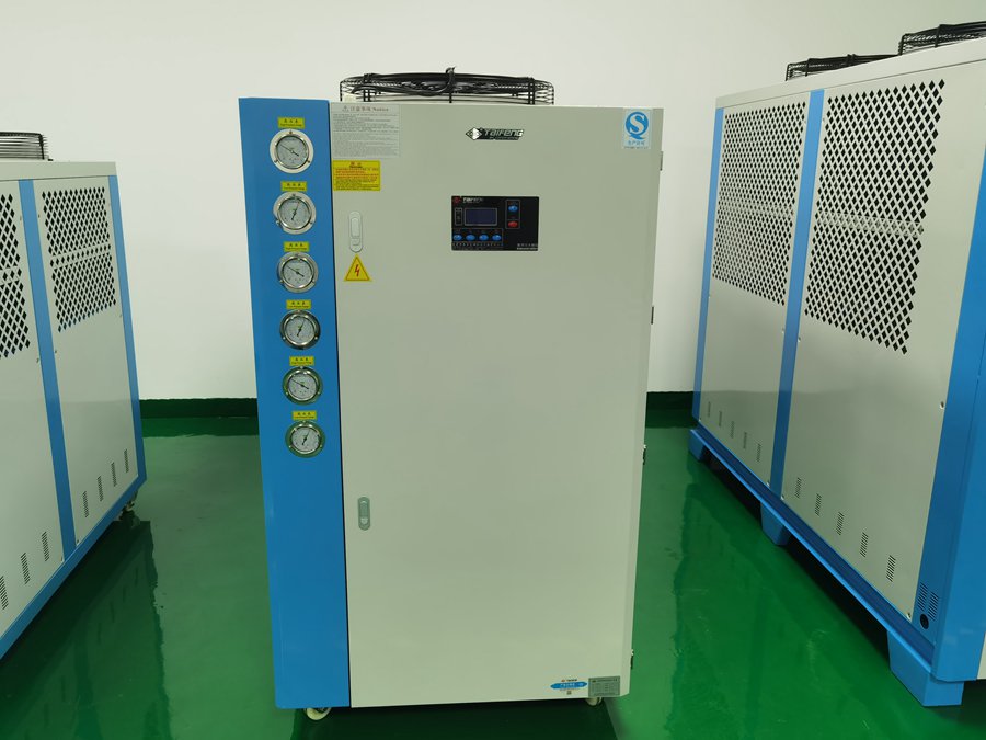 風(fēng)冷螺桿機(jī)啟動(dòng)電流怎么算？詳細(xì)解析與實(shí)用技巧！